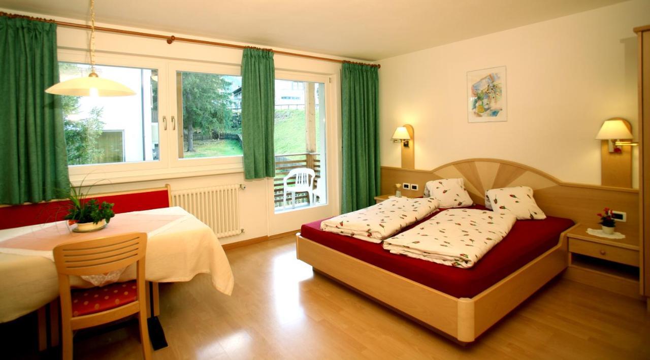 Bed and Breakfast Medesc à La Villa  Extérieur photo